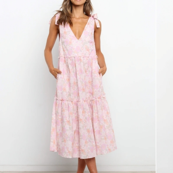 Petal & Pup Dresses & Skirts - EUC Petal & Pup Nikhil Pink Floral Tiered Sundress